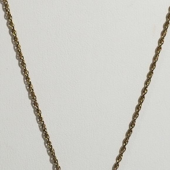 Avon gold tone initial B necklace 24" / 1" pendant 2.2944 - Picture 3 of 6